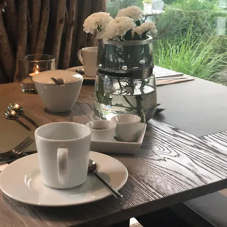 Hotel Leegerpark 4*