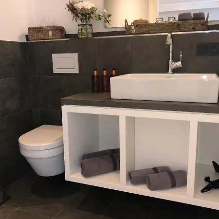 Hotel Leegerpark 4*