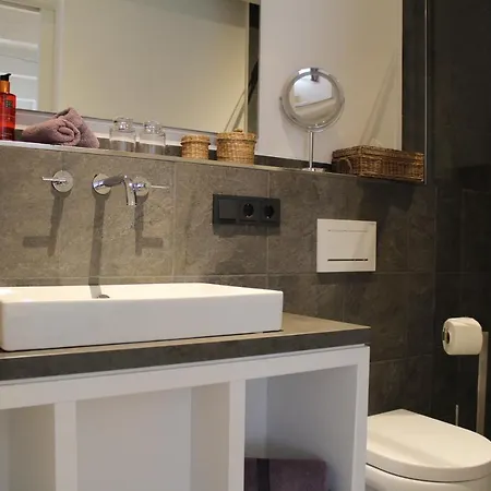 Leegerpark Hotel 4*