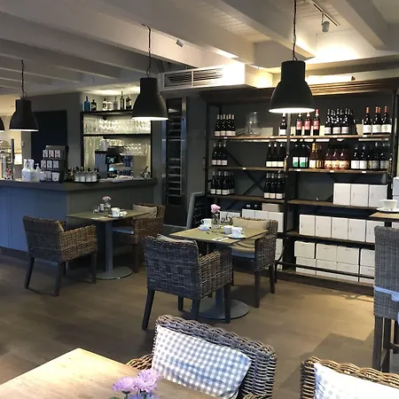 Hotell Leegerpark 4*